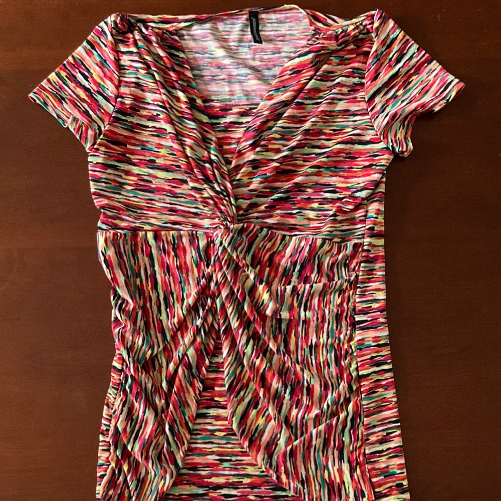 Medium top M vneck multicolored Jason Maxwell